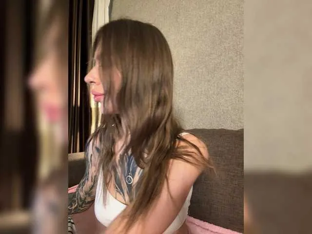 liz_holmes free chat on liveonude Image 9