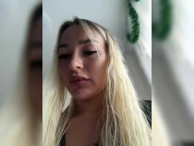 xunybany free chat on liveonude Image 3