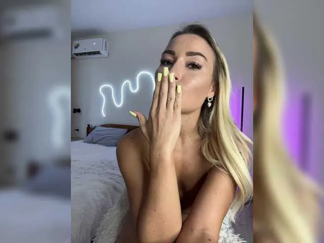 xunybany free chat on liveonude Image 7