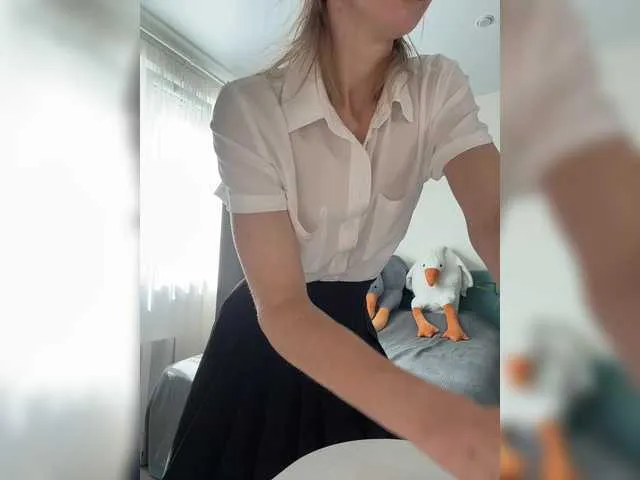 xunybany free chat on liveonude Image 2