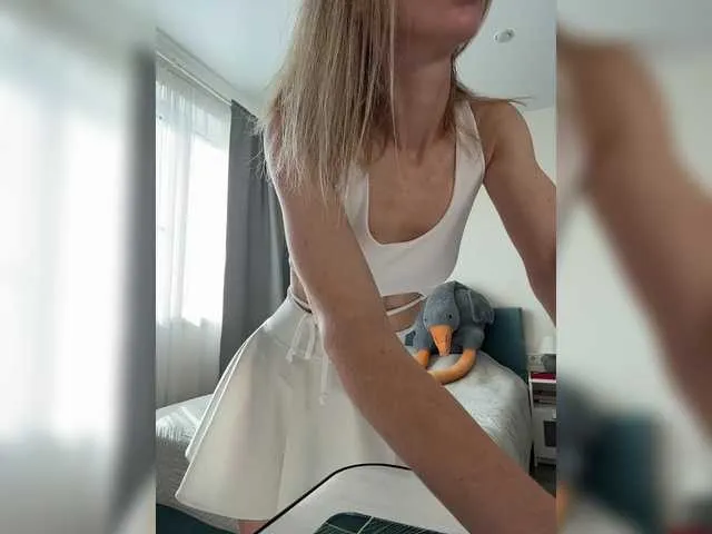 xunybany free chat on liveonude Image 5