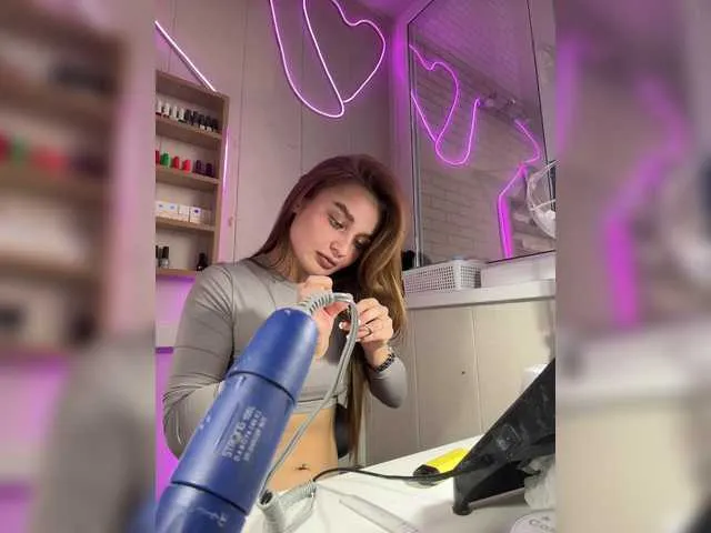 xunybany free chat on liveonude Image 4