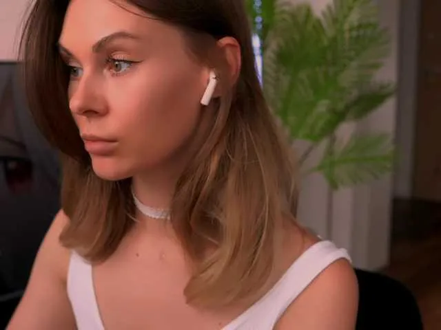 Victoria0486 free chat on liveonude Image 14