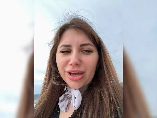 -LeiaProseccina- free chat on liveonude