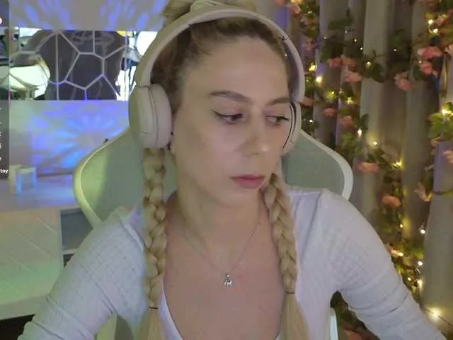 cherrysweex free chat on liveonude Image 12