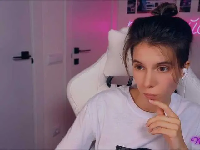 ELENA-XXX free chat on liveonude Image 19