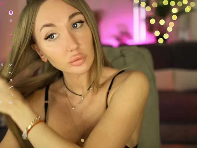 miss_juliaa free chat on liveonude Image 14