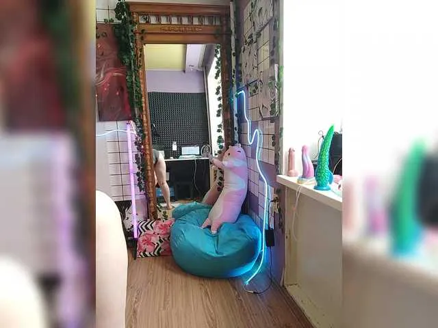 BELBIG free chat on liveonude Image 13