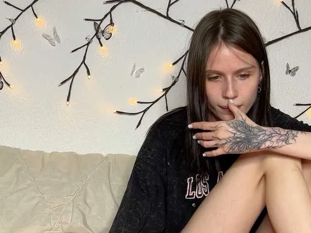 PinkFoxya free chat on liveonude Image 17