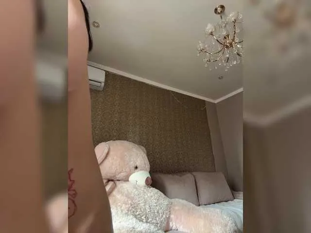 DiamondJo free chat on liveonude Image 11