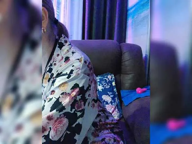 xunybany free chat on liveonude Image 19