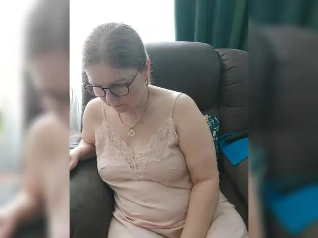 xunybany free chat on liveonude Image 5