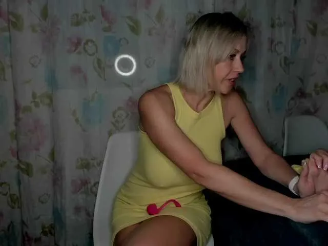 xunybany free chat on liveonude Image 7