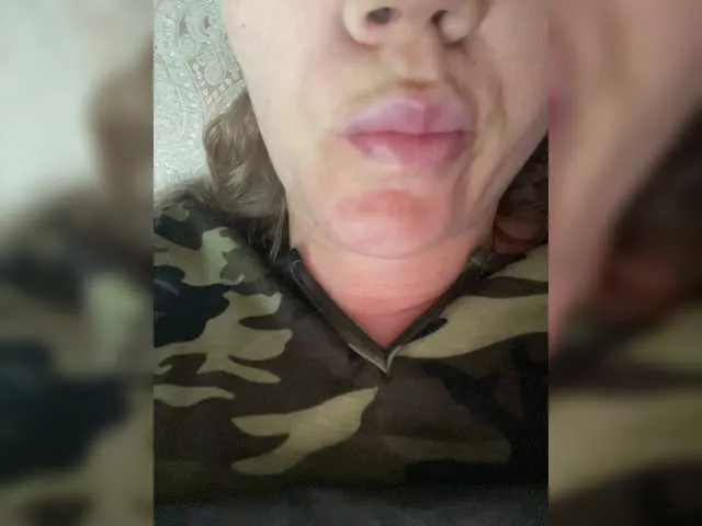 MiaLiaHot free chat on liveonude Image 14