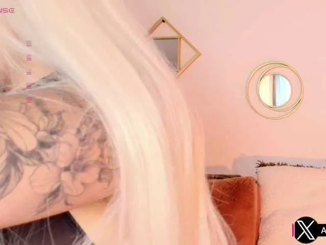 DiamondJo free chat on liveonude Image 11