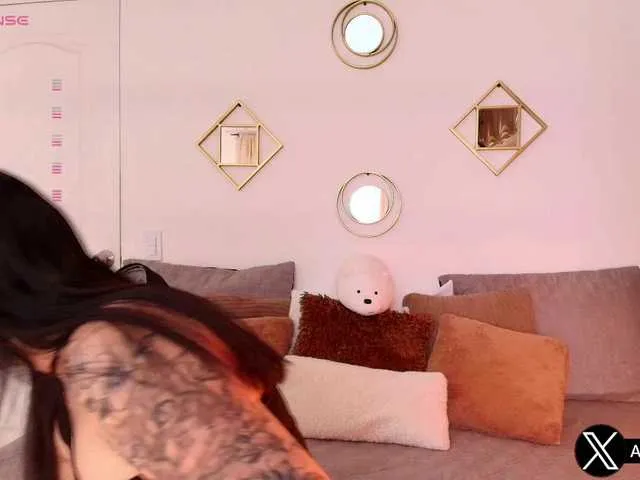 DiamondJo free chat on liveonude Image 13