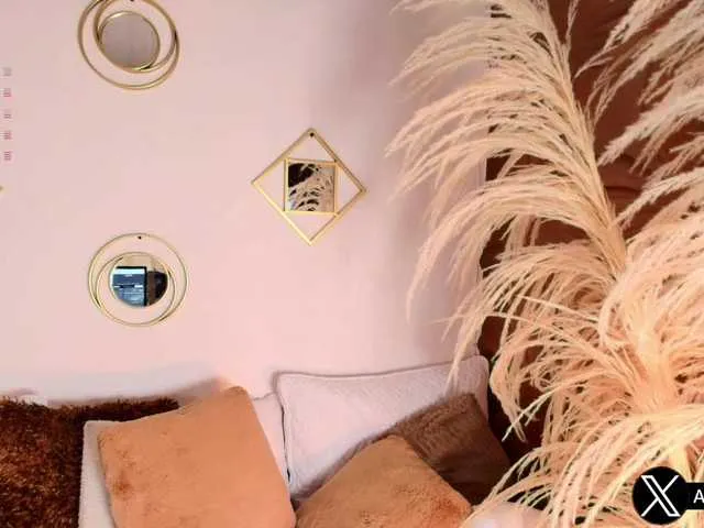 DiamondJo free chat on liveonude Image 2