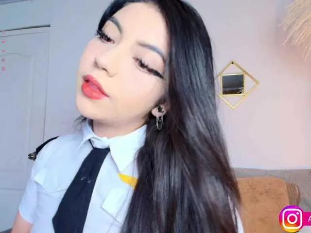 DiamondJo free chat on liveonude Image 3