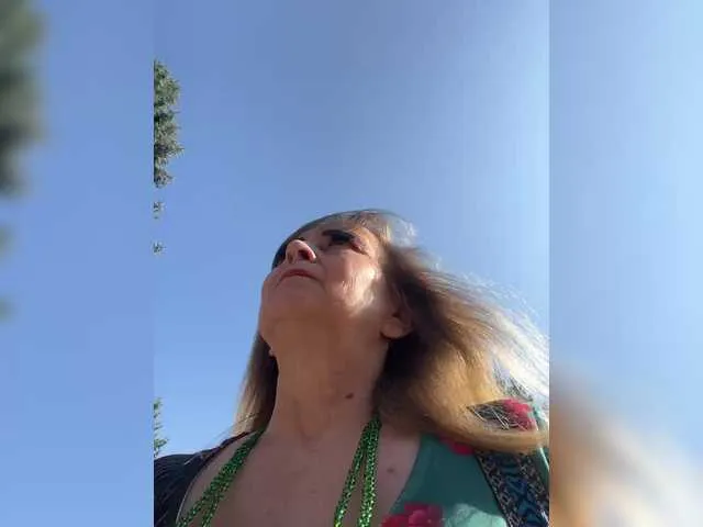 xunybany free chat on liveonude Image 13