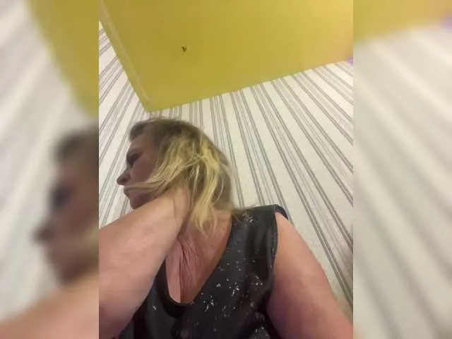 xunybany free chat on liveonude Image 16