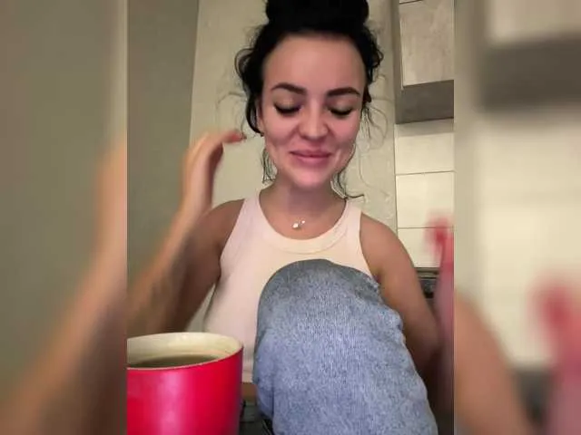 luanna837 free chat on liveonude Image 10