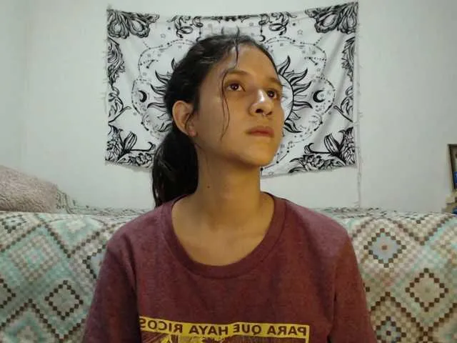 AlinaWoolf free chat on liveonude