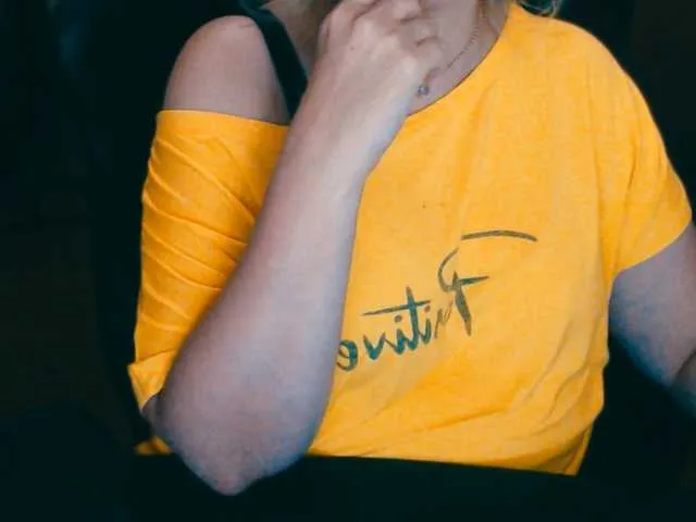 xunybany free chat on liveonude Image 3