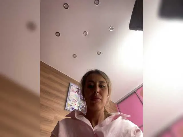 sexyblondebush free chat on liveonude Image 4