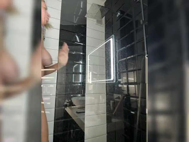 brilliantvictoria free chat on liveonude Image 14