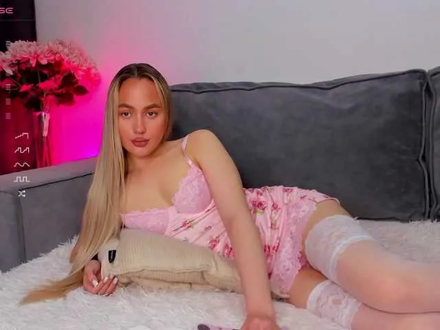 brilliantvictoria free chat on liveonude Image 13