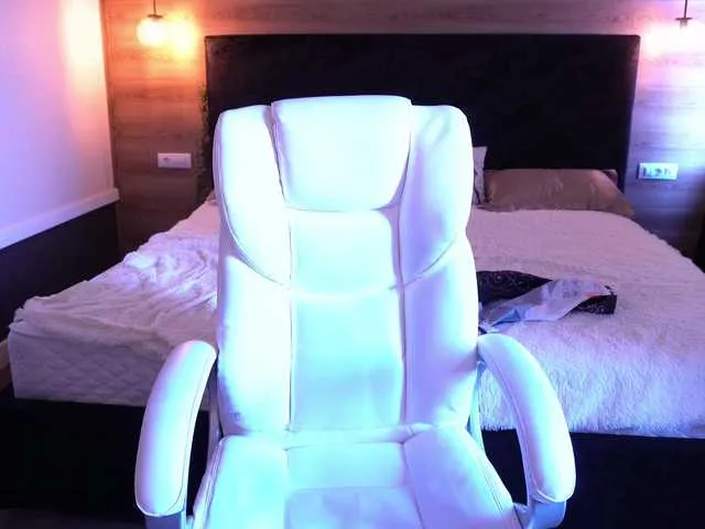 PinkFoxya free chat on liveonude Image 10