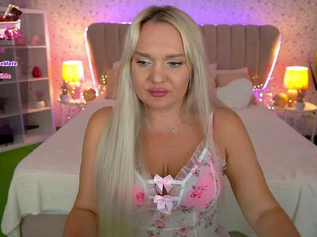 xunybany free chat on liveonude Image 14