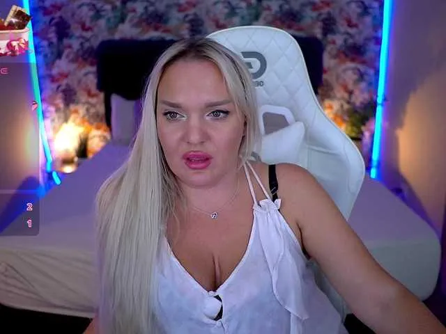 xunybany free chat on liveonude Image 15