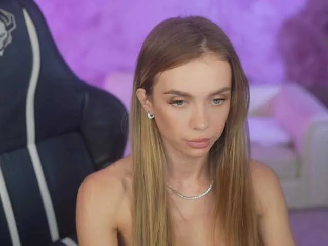 KishaColins free chat on liveonude Image 18