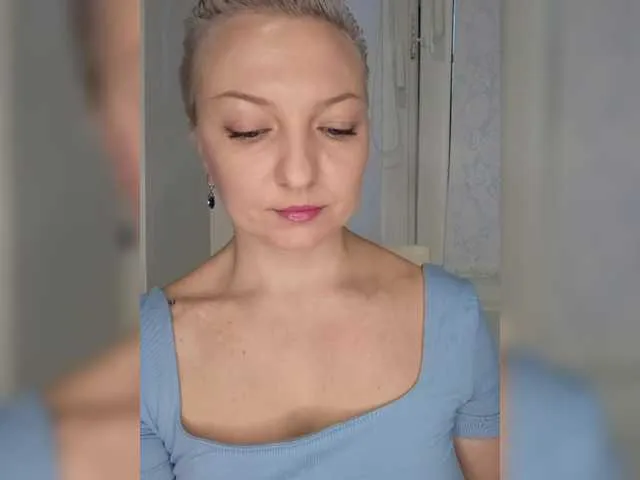 DiamondJo free chat on liveonude Image 17