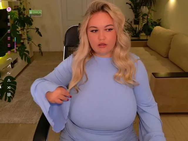 hold-me-tight free chat on liveonude Image 11