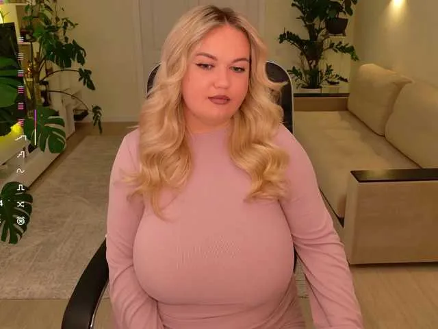 hold-me-tight free chat on liveonude Image 13