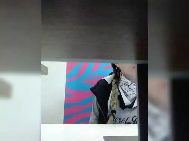 ginger_gap free chat on liveonude Image 15