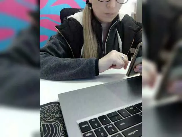 ginger_gap free chat on liveonude Image 16