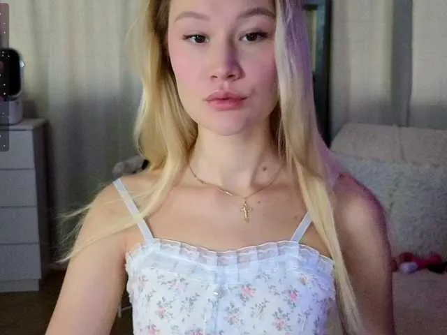 xunybany free chat on liveonude Image 8