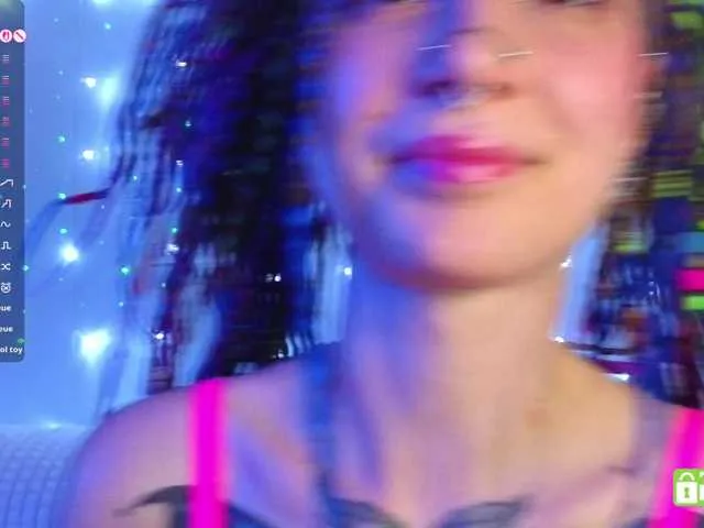 MiaLiaHot free chat on liveonude Image 2