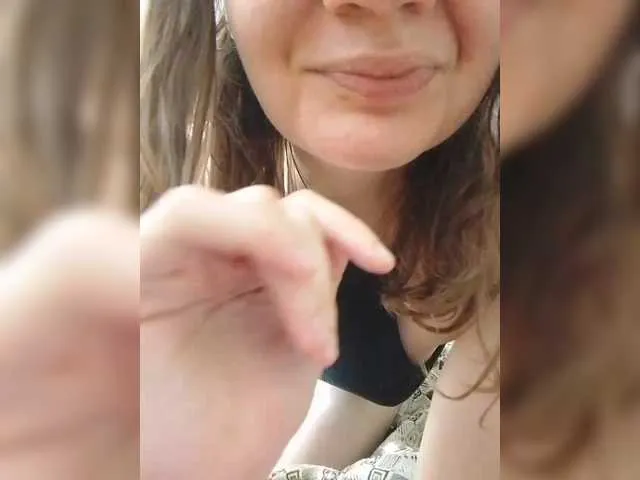 xunybany free chat on liveonude Image 3