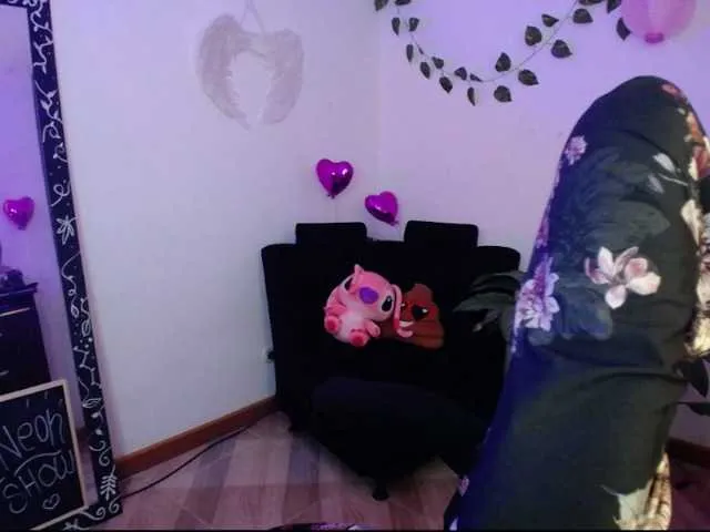 DiamondJo free chat on liveonude Image 9