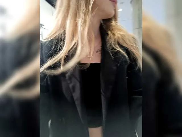 Wild-Angel777 free chat on liveonude Image 9