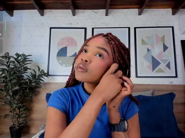 rouxe_lee free chat on liveonude Image 12