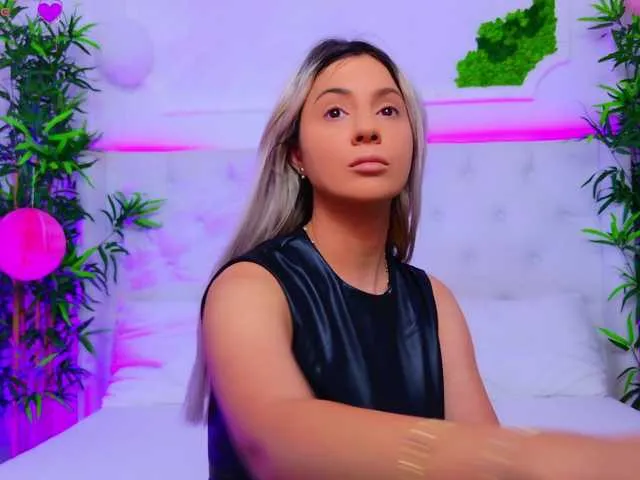 23-Mandarinka free chat on liveonude Image 17