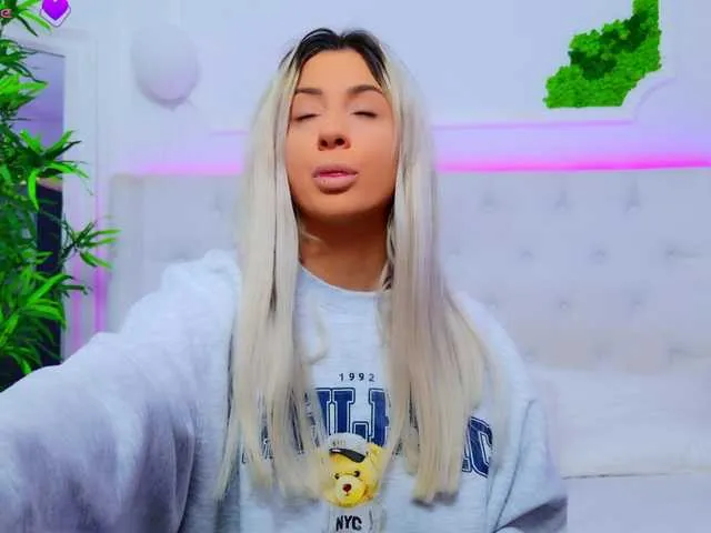 23-Mandarinka free chat on liveonude Image 19