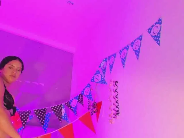 DiamondJo free chat on liveonude Image 17