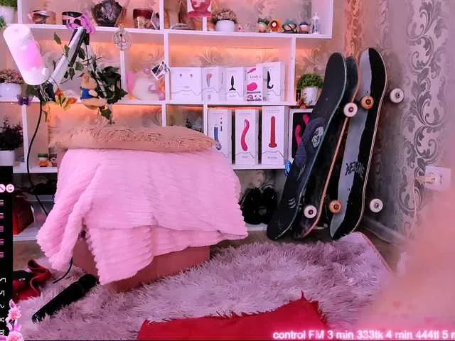 ELENA-XXX free chat on liveonude Image 12