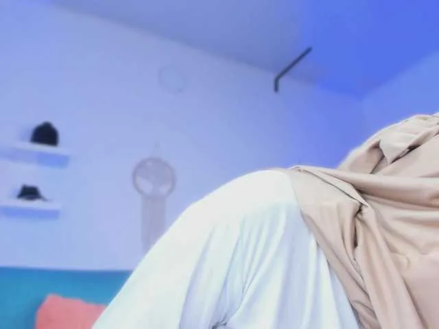 DiamondJo free chat on liveonude Image 10